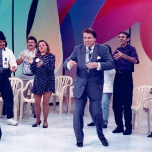 Foto rara de Silvio Santos mostra apresentador em 1991 no programa 'Show de Calouros'