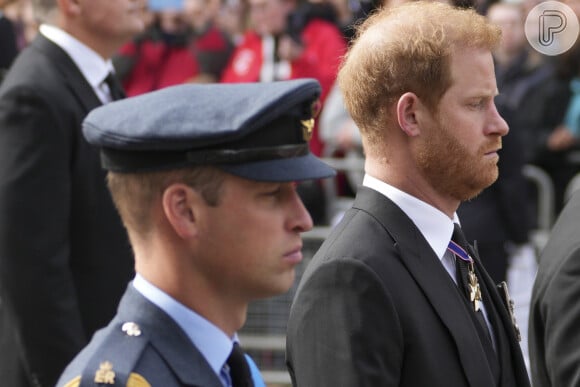 E, desde então, parece que William e Harry seguem afastados. Triste!