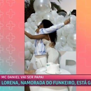 A revelação do sexo do bebê de MC Daniel também foi colocada ao vivo, sob autorização do cantor, nesta segunda (26), durante o 'Mais Você'.