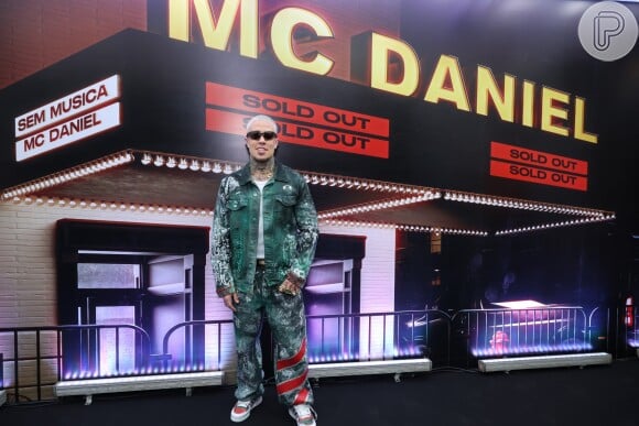 MC Daniel decidiu comemorar seus 27 anos no Morro da Urca.