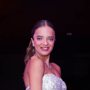 Rafaella Justus também usou um look prateado em sua festa de 15 anos