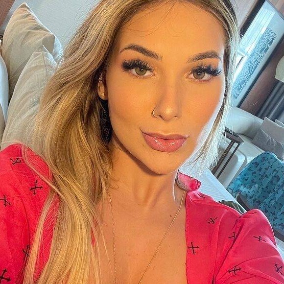 Virgínia Fonseca revelou, em uma entrevista, que não aceitava o seu corpo e, por isso, realizou cirurgias