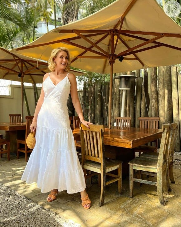 Ana Hickmann usou um vestido branco de 100 mil pérolas para o momento especial