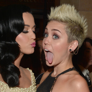 Anos depois, Miley Cyrus revelou que ela seria a musa inspiradora de Katy para o hit