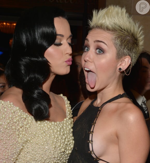 Anos depois, Miley Cyrus revelou que ela seria a musa inspiradora de Katy para o hit