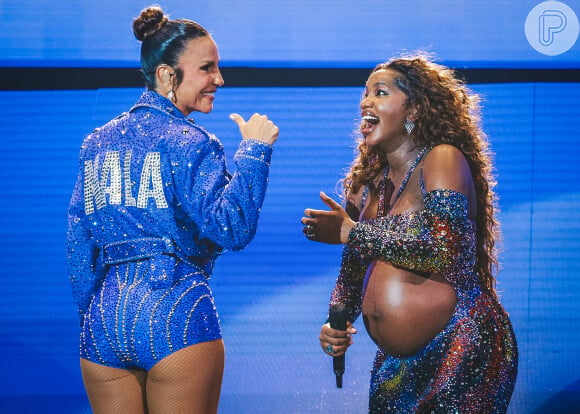 Iza ganhou surpresa de Ivete Sangalo, que na jaqueta jeans grifou o nome da futura filha da cantora