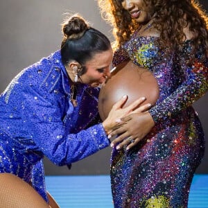 Iza foi paparicada por Ivete Sangalo em show no Rock in Rio