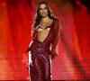 Para a Semana de Moda de Paris 2024, Anitta apostou num look all red.