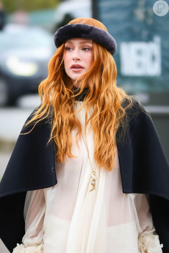 Marina Ruy Barbosa, para o desfile da Chloé, apostou num vestido branco transparente.