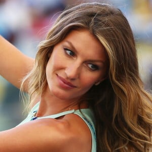 Eleita uma das mulheres mais lindas do mundo, Gisele Bündchen revelou que sua dieta consiste em comer 'coisas vivas'