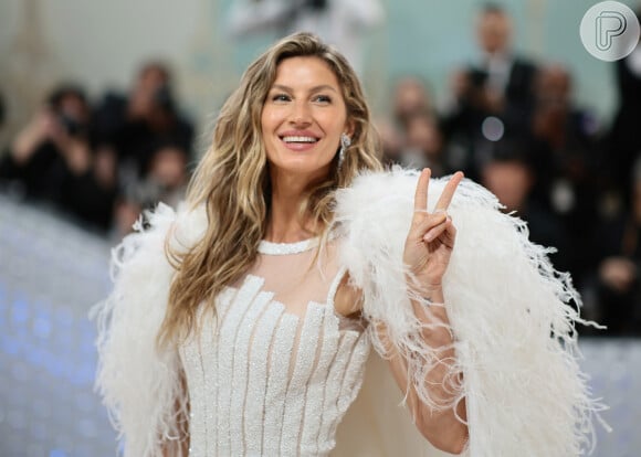 Gisele Bündchen revelou que fumava após o café da manhã e 'só comia besteira'