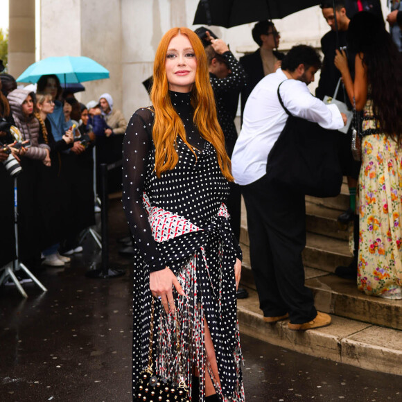 Marina Ruy Barbosa foi prestigiar o desfile da Paco Rabanne no último dia 25, primeiro dia dos desfiles da Semana de Alta-Costura em Paris.