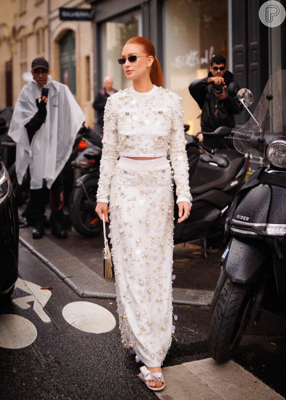 Marina Ruy Barbosa, para o dia de Giambattista Valli, também usou um sapato da mesma cor do seu look, com um laço na frente, deixando a produção ainda mais romântica.