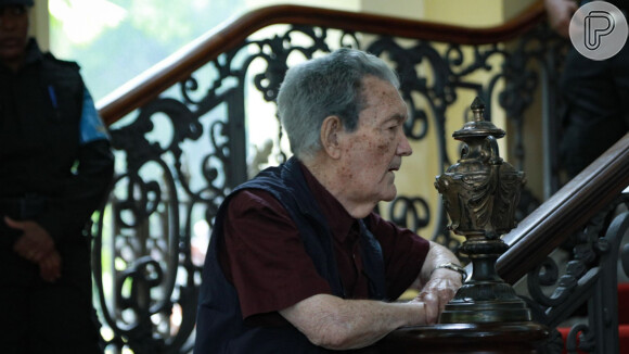 Leo Batista vai ao velório de Cid Moreira, na zona sul do Rio de Janeiro.