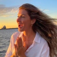 Quanta saúde! Gisele Bündchen exibe barriga chapada e pernas em micro short e leva web à loucura: 'Que mulher é essa'