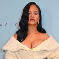 Rihanna resgata cabelo vermelho icônico em novas fotos de lingerie após envolvimento em teoria com Jay-Z e P. Diddy. Veja!