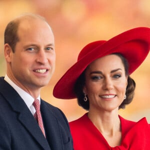 Kate Middleton e Príncipe William são pais de 3 filhos.