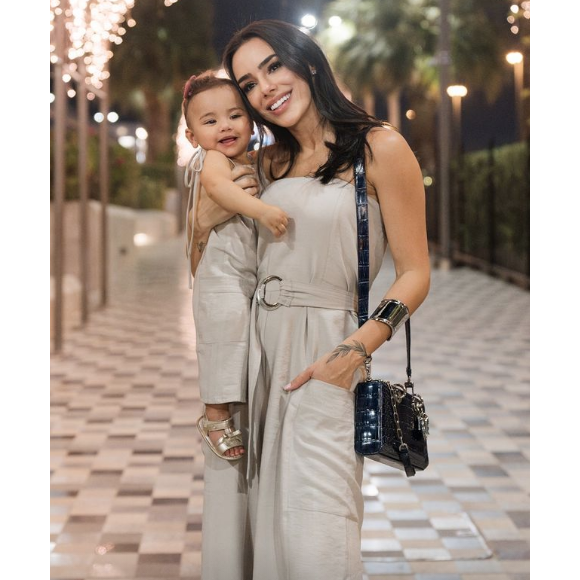 Bruna Biancardi está hospedada com sua família e amigos em um resot na Arábia Saudita