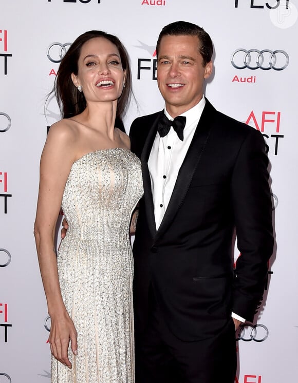 Angelina Jolie é ex-esposa de Brad Pitt, com quem tem 6 filhos no total