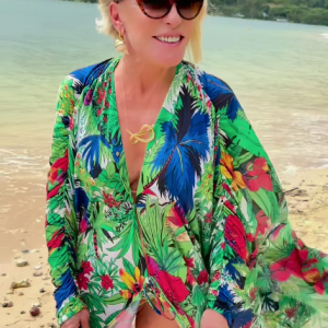 Em um vídeo publicado, Ana Maria Braga mostrou partes do seu corpo definido aos 75 anos