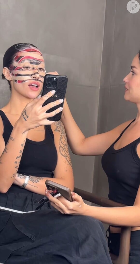 Bianca Andrade ficou bem diferente com maquiagem perturbadora feita por Juliette para o Halloween