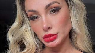 E mais essa... Andressa Urach coloca piercings em parte inédita do corpo depois de bifurcar a língua e tatuar sardas no rosto