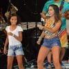 Anitta dança acompanhada de crianças no Sarau Kids, organizado por Carlinhos Brown, na Bahia