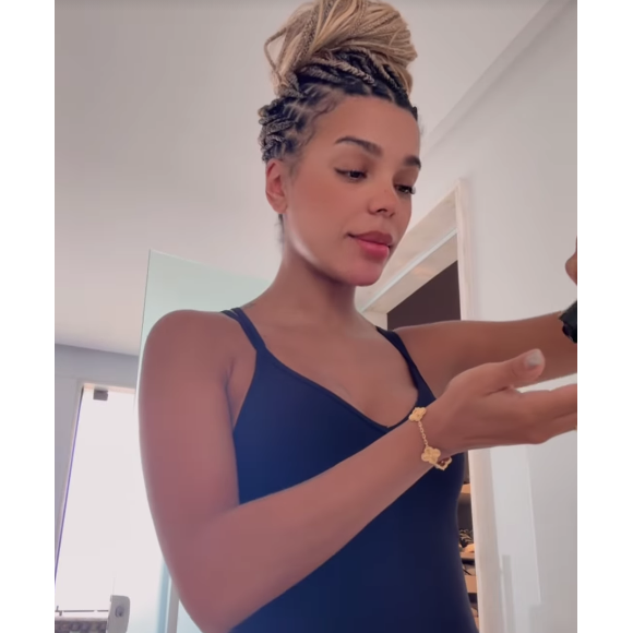 Nesta quinta-feira (14), Brunna Gonçalves gravou um vídeo em seus stories contando as mudanças em seu corpo na gravidez