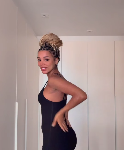 Bumbum de Brunna Gonçalves também aumentou consideravelmente, segundo a bailarina