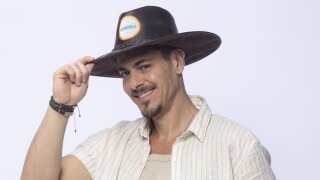 Quais procedimentos estéticos Sacha Bali realizou antes de 'A Fazenda 16'? Descobrimos os segredos da pele do ator, favorito a campeão do reality show