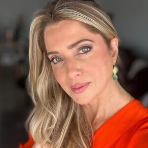 Atualmente com 51 anos, Letícia Spiller continua impressionando com sua beleza natural