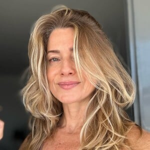 Letícia Spiller publicou uma nova foto mostrando sua beleza natural, sem filtros e maquiagem