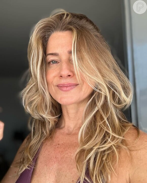 Letícia Spiller publicou uma nova foto mostrando sua beleza natural, sem filtros e maquiagem