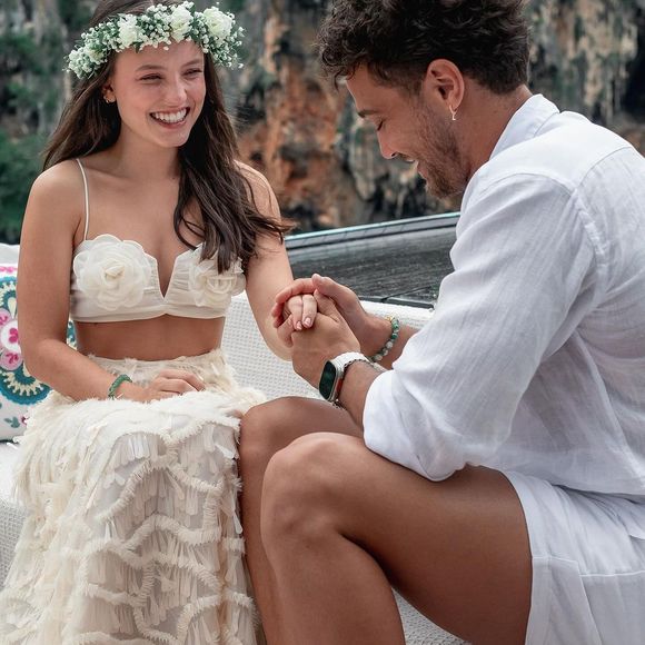 Larissa Manoela renova votos do casamento com André Luiz Frambach