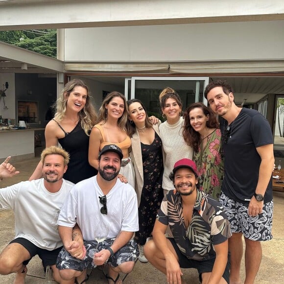 Sandy, Paulinho Vilhena, Fernanda Paes Leme e outros artistas que atuaram em 'Sandy e Junior' se reencontraram neste fim de semana