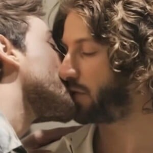 Beijo gay de Mavi e Iberê é celebrado por internautas; imagem é gerada por inteligência artificial