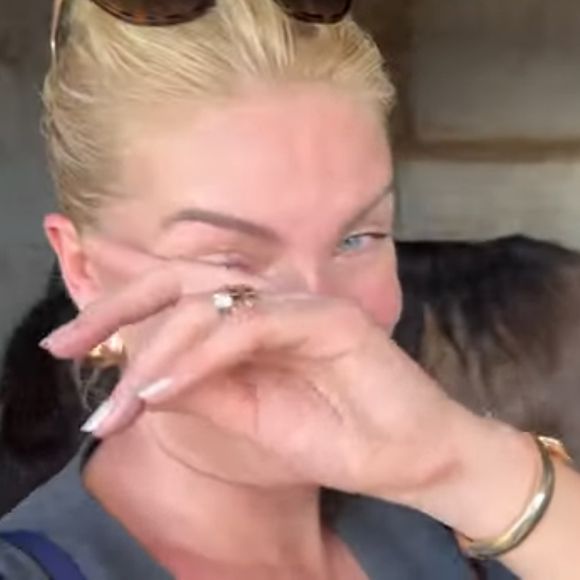 Ana Hickmann se emocionou com presente de luxo e incomum do noivo, Edu Guedes