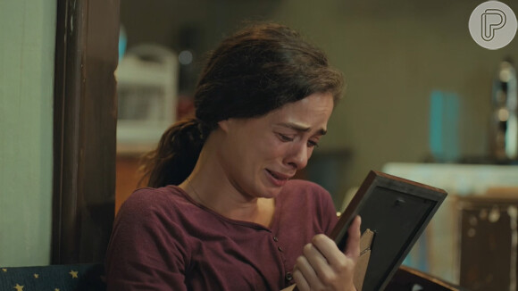 Bahar e Doruk vão abraçar a foto de Sarp/Alp na novela 'Força de Mulher'