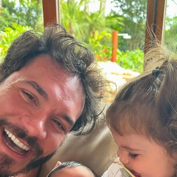 Internação do filho bebê de Viih Tube e Eliezer: pai de Ravi acredita que criança terá alta sem que se feche um diagnóstico. 'Coisa espiritual'