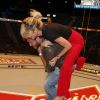 Giovanna Ewbank se divertiu durante 'luta' com Klebber Toledo no octógono do UFC