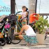 Leticia Birkheuer curte praia do Rio com o filho, João Guilherme, neste domingo, 1º fevereiro de 2015