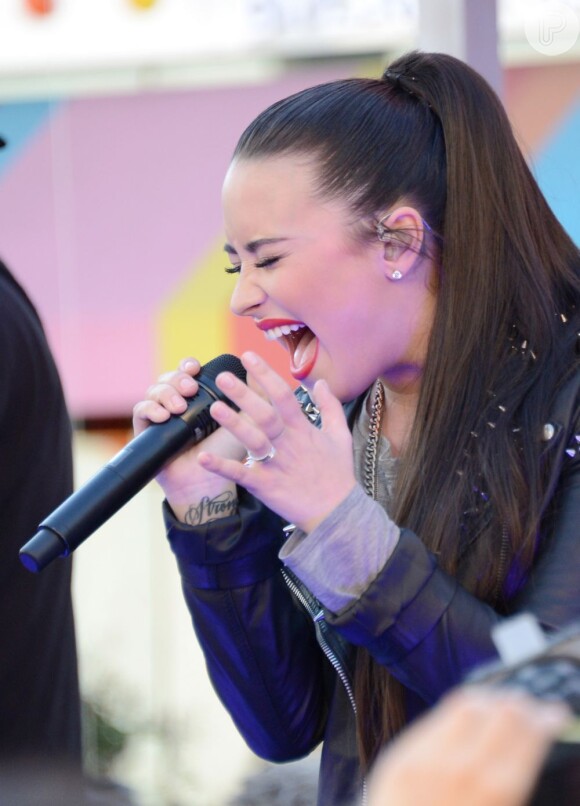 Demi Lovato está divulgando seu novo álbum, o homônimo 'Demi'