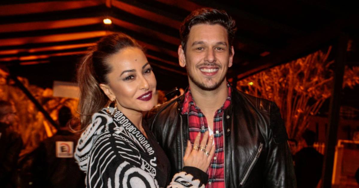 João Vicente parabeniza a namorada, Sabrina Sato: 'Me faz sentir ...