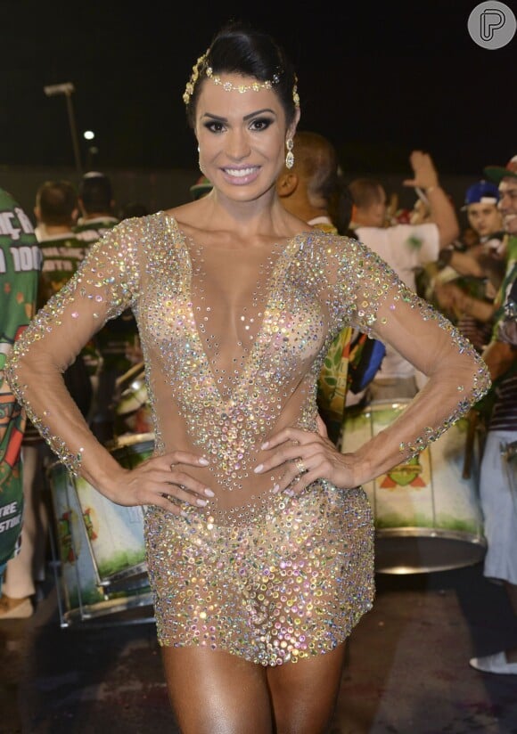 Gracyanne Barbosa é rainha de bateria da escola de samba X-9 Paulistana