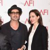 A mulher de Brad Pitt, Angelina Jolie, foi eleita a mulher mais admirada do mundo, pelos seus trabalhos beneficentes