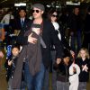 Angelina Jolie e Brad Pitt já ensinam os filhos a serem solidários com os outros