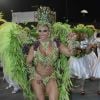 Viviane Araújo, da novela 'Império', abre o Carnaval de São Paulo e brilha como rainha de bateria da escola de samba Mancha Verde