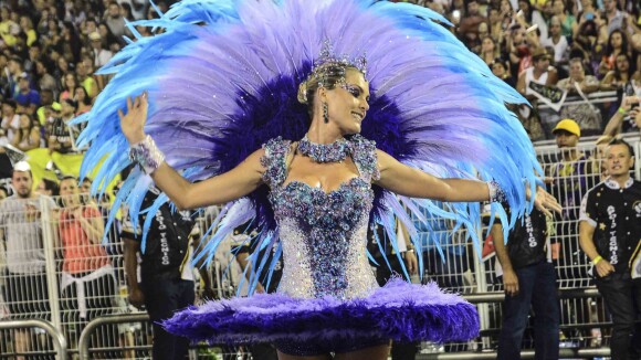 Ana Hickmann vira bailarina no desfile da Vai-Vai em SP: 'Sempre uma estreia'