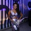 Juliana Alves também participou do Baile do Copa e escolheu um vestido prateado para curtir a festa