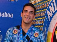 André Marques usa sapato estiloso de R$ 5 mil em camarote na Sapucaí